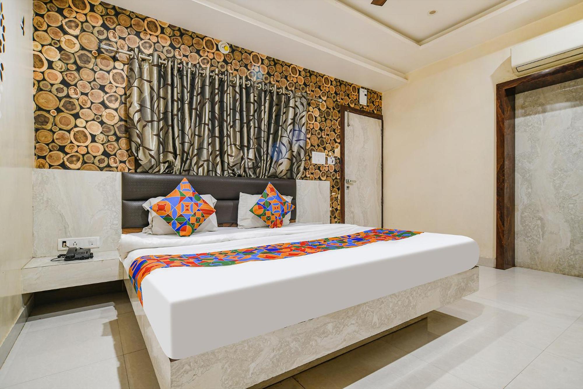 Fabhotel Shivam Palace- Near Mahakal Mandir Ujjain Exterior photo