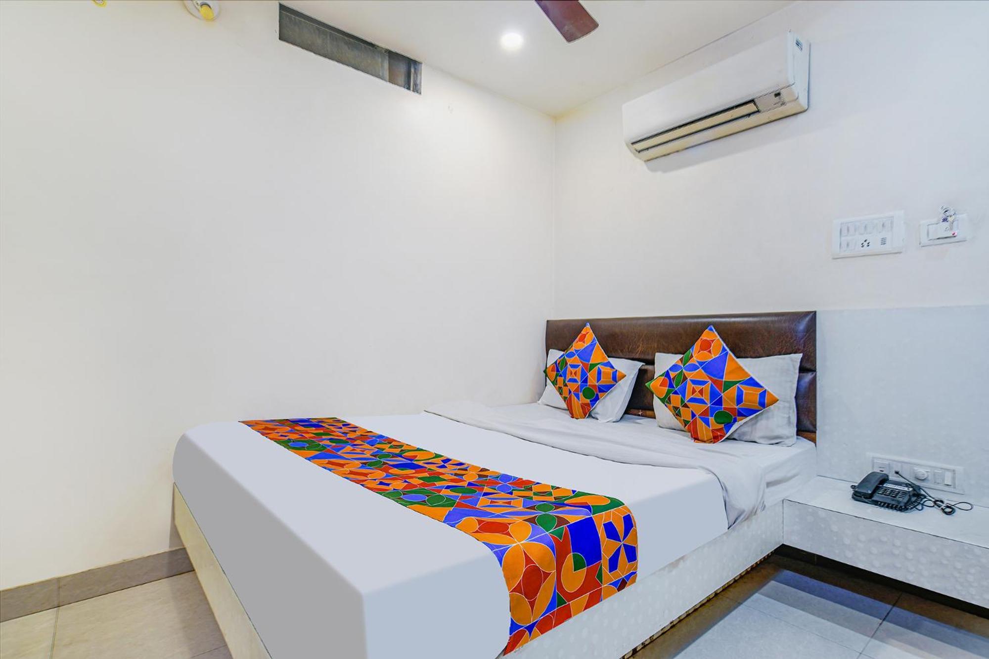 Fabhotel Shivam Palace- Near Mahakal Mandir Ujjain Exterior photo